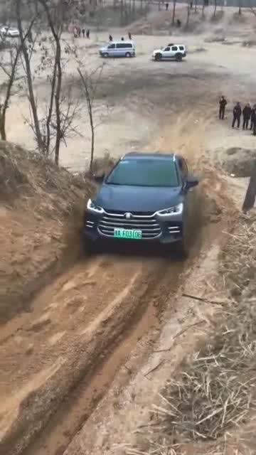 国产车爬坡技巧视频,轻松征服坡道挑战