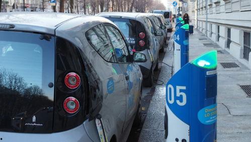 国产燃油车的视频,科技驱动，绿色出行新篇章